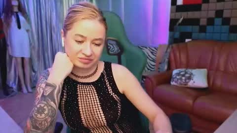 Leila online show from 11.27.25