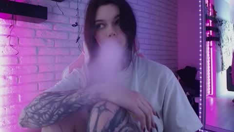 Snapshot of uwu_eva chatting on 01.13.25 Eva online show from 01.13.25