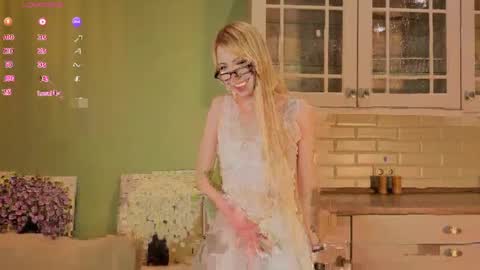 Snapshot of uwu_flower chatting on 03.23.26 Chloe online show from 03.23.26