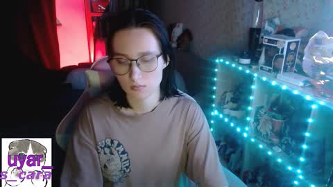 Snapshot of uyar_ chatting on 09.15.25 Cara online show from 09.15.25