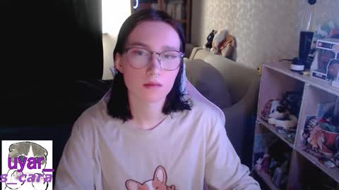 Snapshot of uyar_ chatting on 09.17.25 Cara online show from 09.17.25