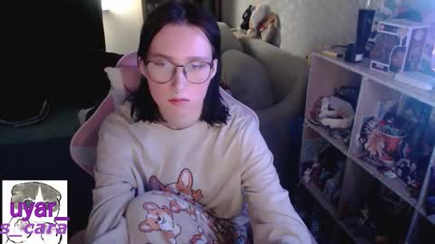 Snapshot of uyar_ chatting on 09.18.25 Cara online show from 09.18.25