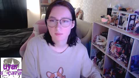 Snapshot of uyar_ chatting on 09.22.25 Cara online show from 09.22.25