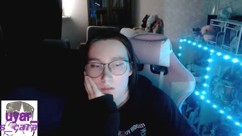 Snapshot of uyar_ chatting on 09.29.25 Cara online show from 09.29.25