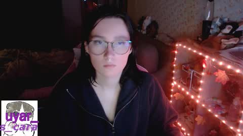 Snapshot of uyar_ chatting on 10.18.25 Cara online show from 10.18.25