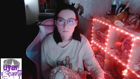 Snapshot of uyar_ chatting on 11.02.25 Cara online show from 11.02.25