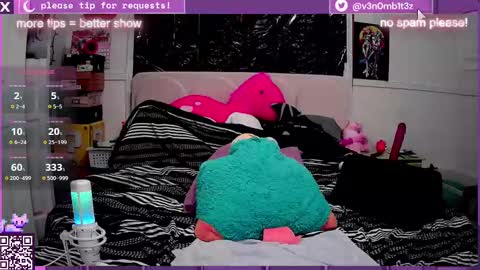 Snapshot of v3n0mb1t3z chatting on 02.08.25 kermit online show from 02.08.25