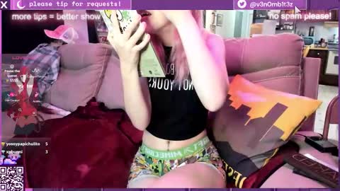 Snapshot of v3n0mb1t3z chatting on 11.18.25 kermit online show from 11.18.25