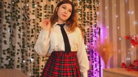 Snapshot of vacation_time chatting on 11.20.25 Di online show from 11.20.25