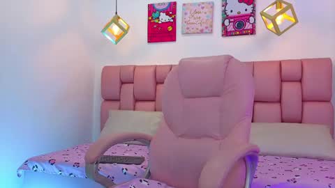 Snapshot of vagaro_ chatting on 04.10.26 Vagaro online show from 04.10.26