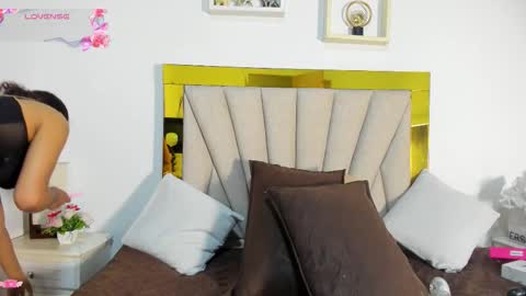 vahioleth  online show from 10.18.25