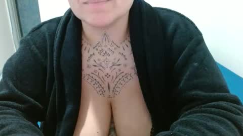 Snapshot of vaholiver chatting on 02.27.26 Vah Oliver online show from 02.27.26