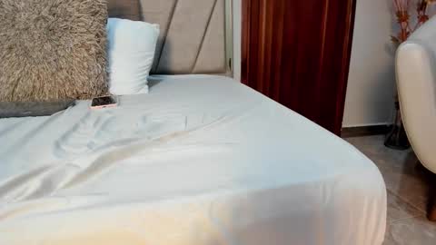 VaiaLowell online show from 02.14.26