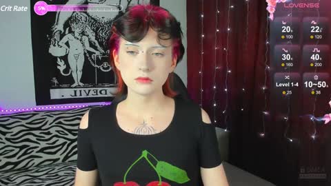 Snapshot of vailyreb chatting on 01.10.25 Marin online show from 01.10.25