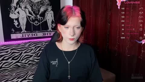 Snapshot of vailyreb chatting on 02.08.25 Marin online show from 02.08.25