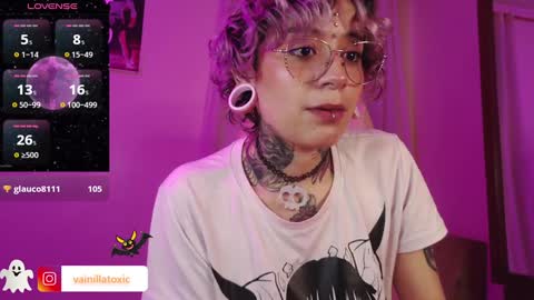 Vainilla Independent model online show from 12.16.24