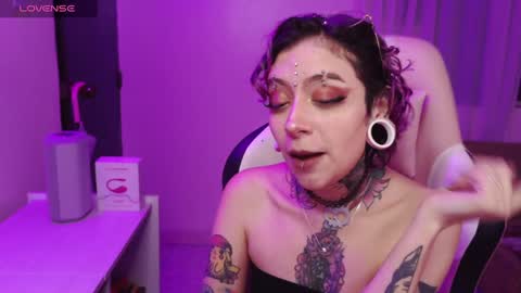 Vainilla Independent model online show from 01.08.25