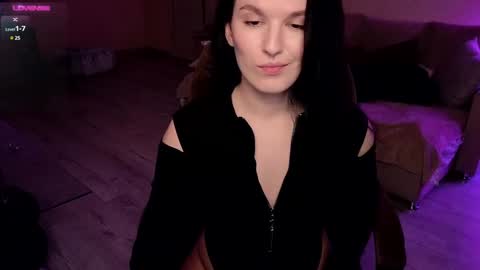 Snapshot of val_manson chatting on 01.29.25 Val online show from 01.29.25