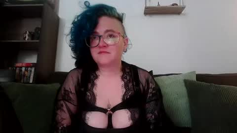 Snapshot of valarieak chatting on 06.15.26 valarieak online show from 06.15.26