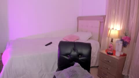 HI IM NEW online show from 01.30.25