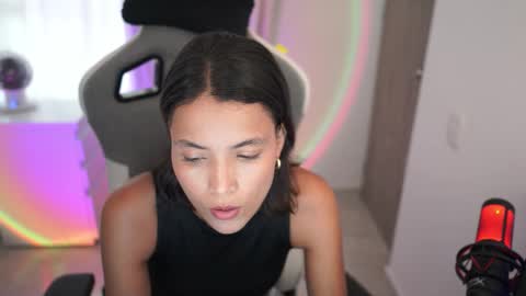 valecute01 online show from 11.06.25