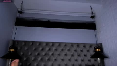 Valentin0 online show from 11.12.25