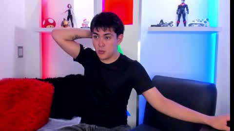 Snapshot of valentin_00 chatting on 11.24.25 Valentin online show from 11.24.25