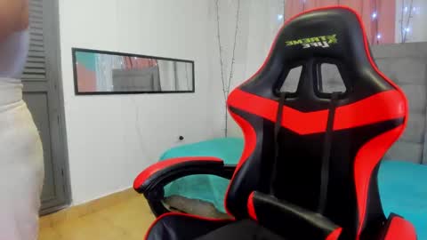 Snapshot of valentina_0_ chatting on 02.17.25 Valentina online show from 02.17.25