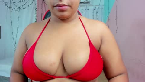 Snapshot of valentina_0_ chatting on 09.21.25 Valentina online show from 09.21.25