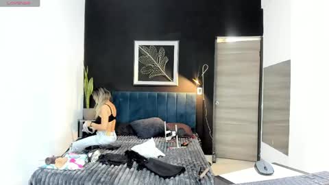 Snapshot of valentina_herrrera chatting on 05.19.26 valentina_herrrera online show from 05.19.26