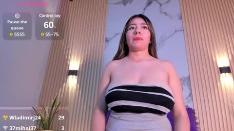 Snapshot of valentina_lux1 chatting on 02.20.25 Valentina online show from 02.20.25