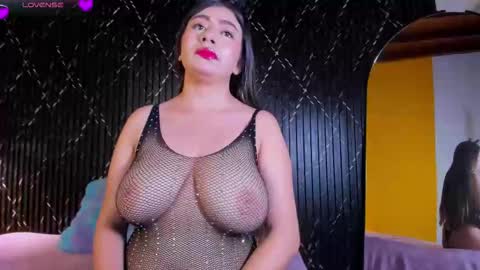 Snapshot of valentina_lux1 chatting on 10.04.25 Valentina online show from 10.04.25