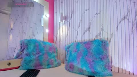 Snapshot of valentina_lux1 chatting on 11.27.25 Valentina online show from 11.27.25