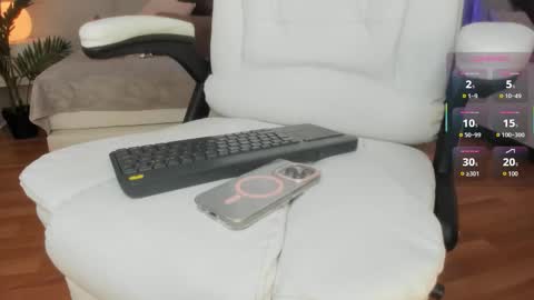 VALENTINA  online show from 10.22.25