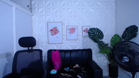 Valentina  online show from 09.28.25