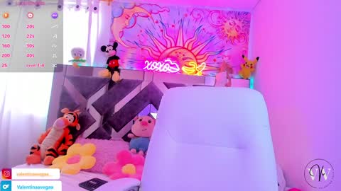Snapshot of valentina_vegaa chatting on 12.30.24 Val online show from 12.30.24