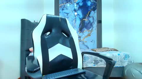 Snapshot of valentina_y_sneiderr chatting on 02.23.26 valentina_y_sneiderr online show from 02.23.26