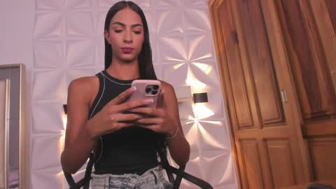 valentinaliux_ online show from 05.21.26
