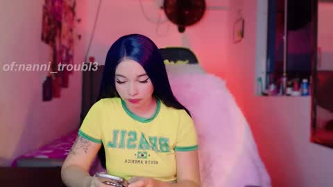 Snapshot of valentinna_5 chatting on 09.27.25 Danielle Please help me to reach 300 thumbs up online show from 09.27.25