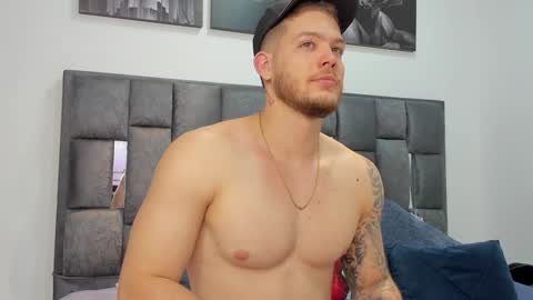 Snapshot of valentino_ferrari28 chatting on 12.02.24 Valentino Ferrari online show from 12.02.24