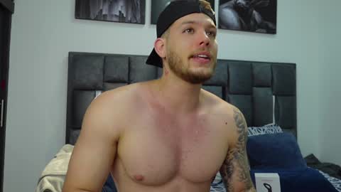 Snapshot of valentino_ferrari28 chatting on 01.30.25 Valentino Ferrari online show from 01.30.25