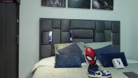 Snapshot of valentino_ferrari28 chatting on 02.12.25 Valentino Ferrari online show from 02.12.25