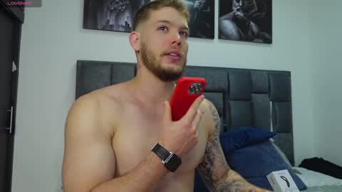 Snapshot of valentino_ferrari28 chatting on 02.14.25 Valentino Ferrari online show from 02.14.25