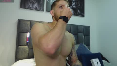 Snapshot of valentino_ferrari28 chatting on 02.15.25 Valentino Ferrari online show from 02.15.25