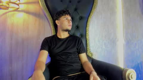 Snapshot of valentino_russo chatting on 02.21.26 VALENTINO online show from 02.21.26