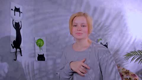 Snapshot of valeri_deviss chatting on 12.04.25 Valeri online show from 12.04.25