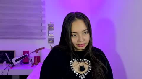Snapshot of valeria_cherry chatting on 06.25.26 valeria online show from 06.25.26