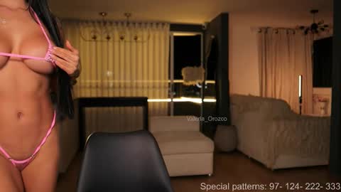 valeria_orozco online show from 10.18.25