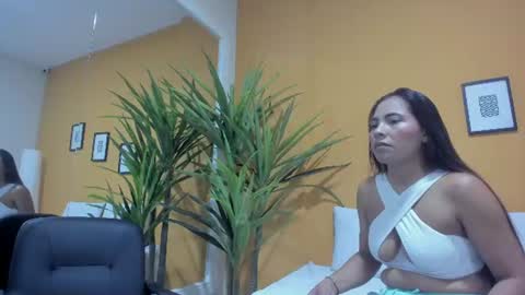 Snapshot of valeria_rua chatting on 06.25.26 valeria_rua online show from 06.25.26
