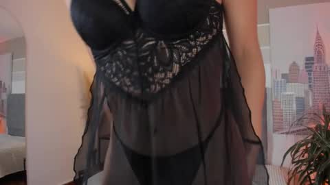 Valeria online show from 12.22.24